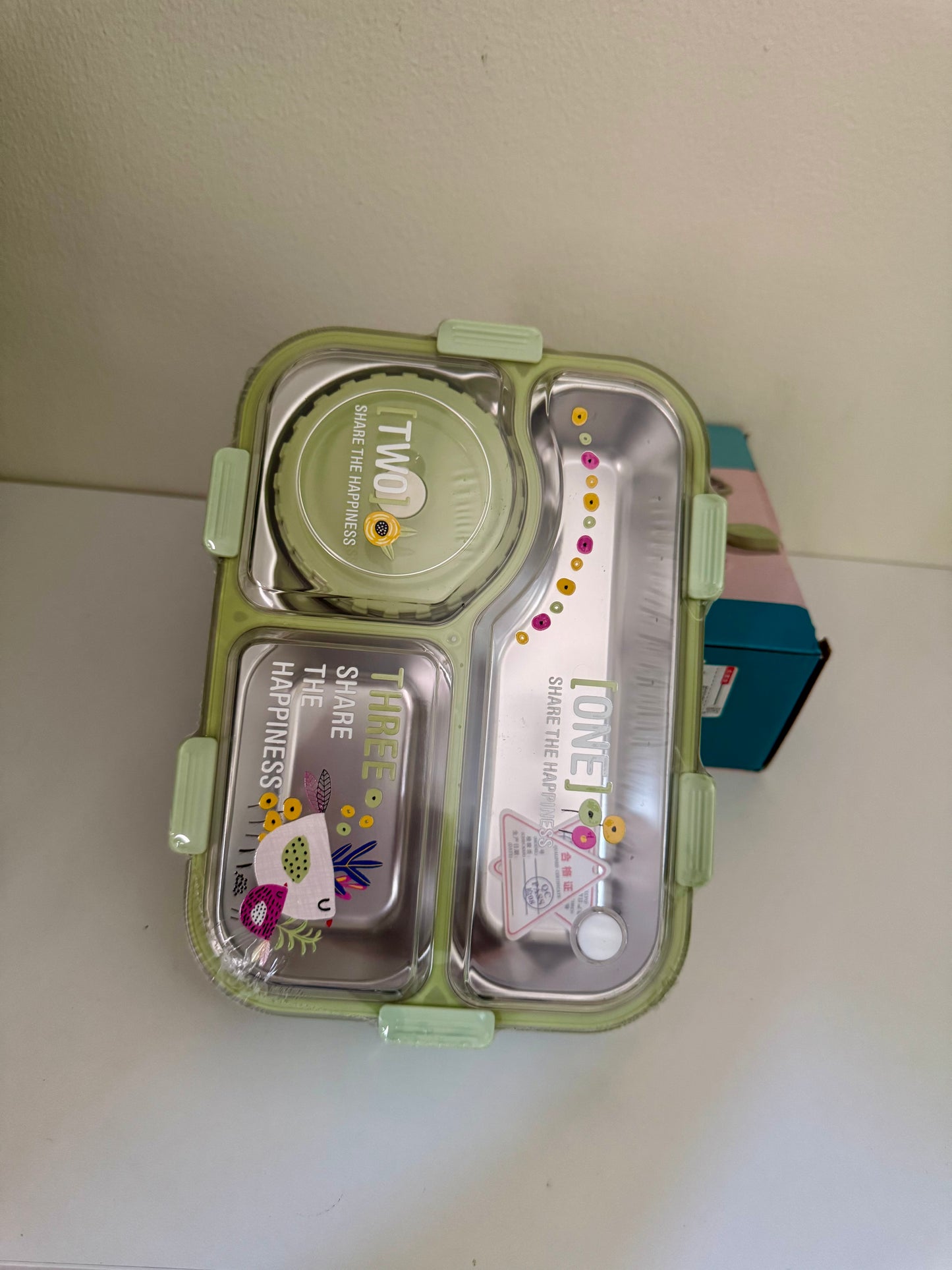 3-Compartment Bento School Lunch Box โ Airtight, Stylish & Heat-Insulated